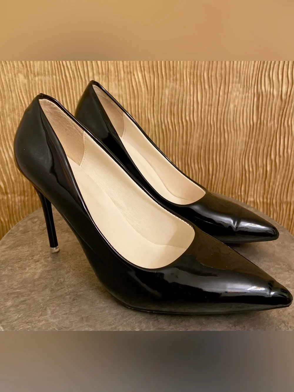 Nanbei Zuo Women's Black Patent Pointed-Toe Heels